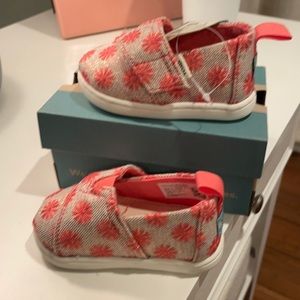Tom’s pink floral shoes